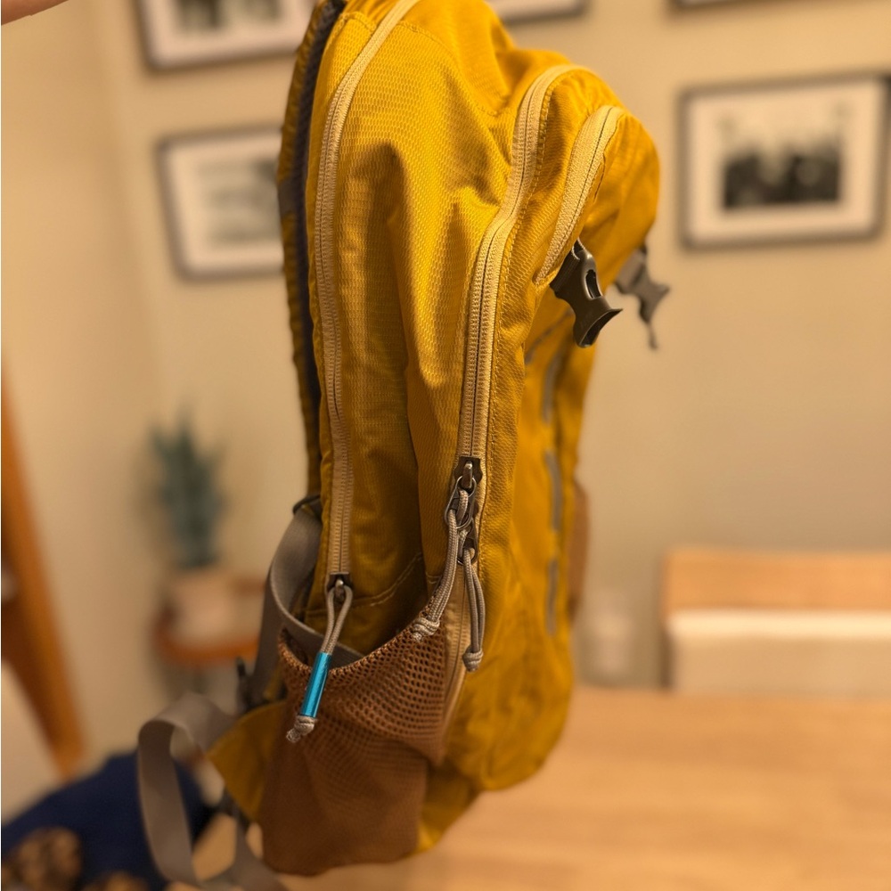 Camelback Cloud Walker Hiking Backpack - image 6